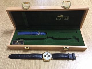 Reloj Lotus Cronógrafo Dorado