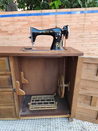 Máquina Alfa 40 con mueble