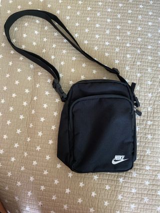 Riñonera Nike negra