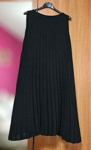 Vestido plisado corto negro