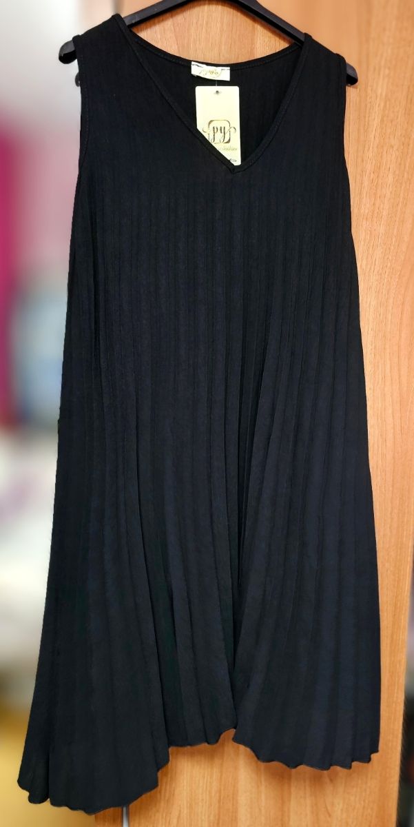 Vestido plisado corto negro