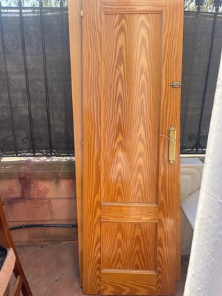 Puerta interior madera pino