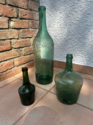 Pack de 3 botellas antiguas de vidrio
