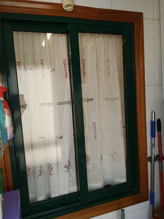 Ventana aluminio corredera verde