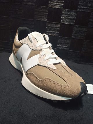 New Balance 327 SBC
Modelo U327SBC