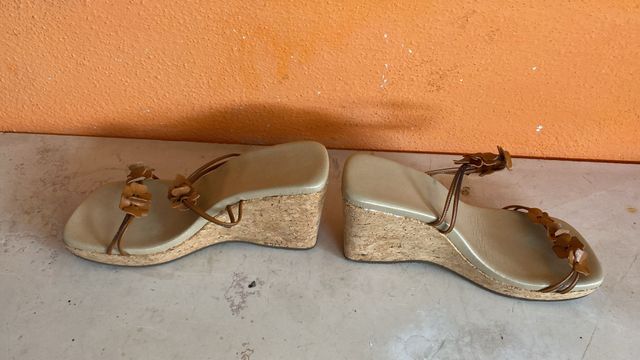Sandali zeppa beige e marrone 40