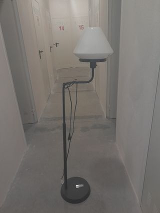 Lámpara de pie moderna
