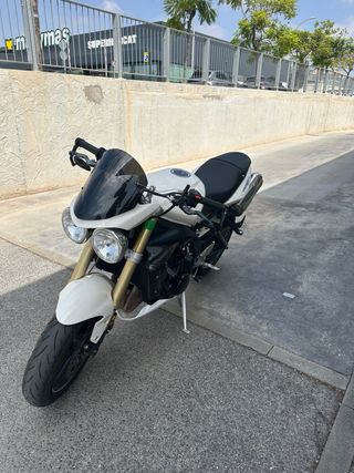 Triumph Street Triple 675