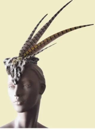 Tocado plumas sofisticado