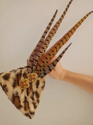 Tocado plumas sofisticado