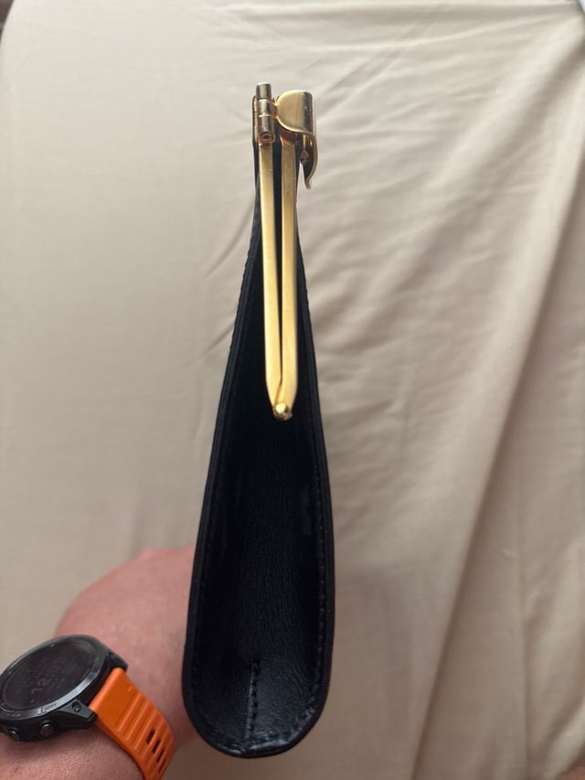 Bolso ACOSTA negro y dorado