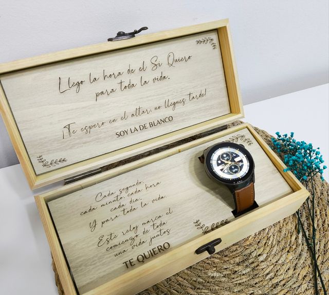 Caja reloj madera grabada - Regalo Novio