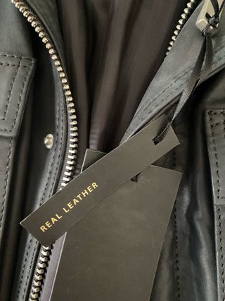 Cazadora Zara cuero negra M. Nueva con etiqueta. 