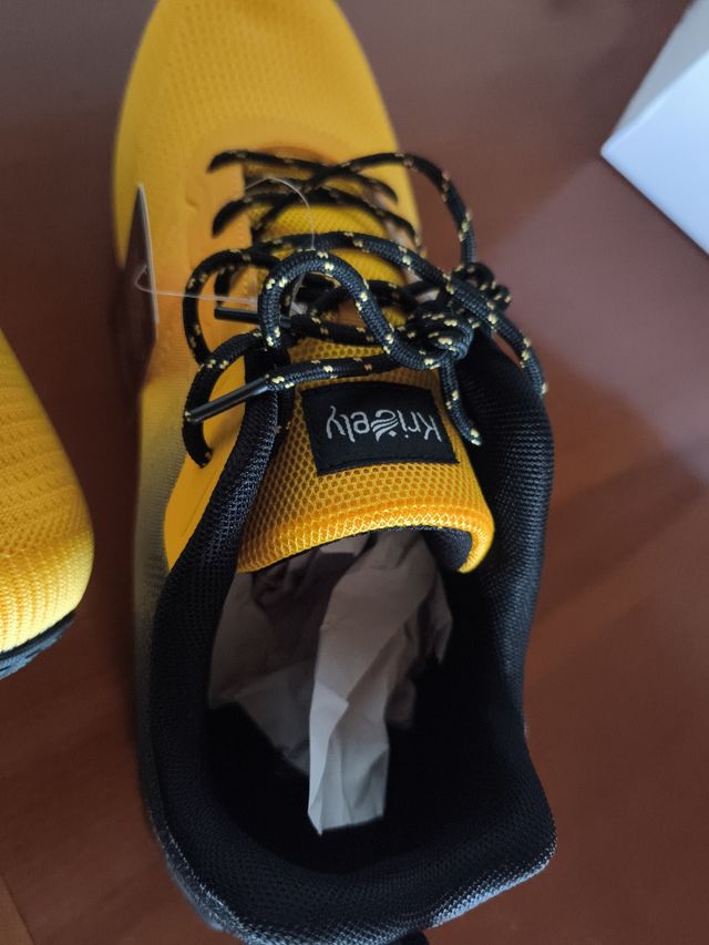 Bambas Deportivas Amarillas y Negras