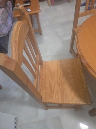 Mesa redonda madera + 4 sillas