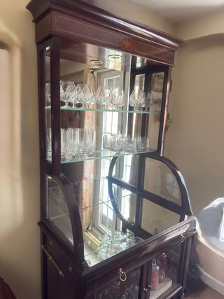 Mueble bar con espejo - Madera y cristal
