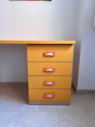 MESA ESCRITORIO NARANJA