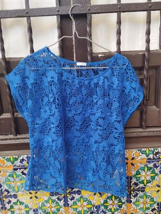 Blusa encaje azul 