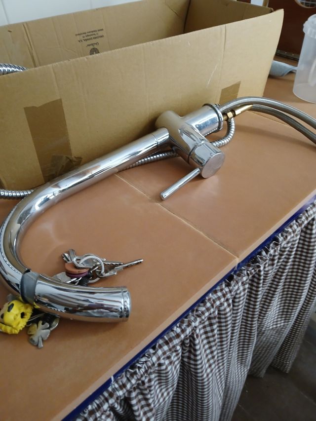 Grifo cocina nuevo metal