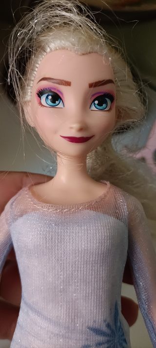 Vendo Muñeca Elsa Frozen 2, sólo 3€!!