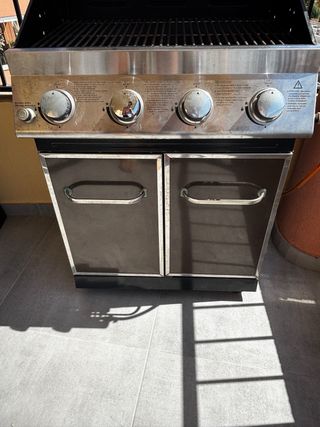 Barbacoa exterior 4 quemadores.