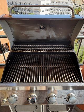 Barbacoa exterior 4 quemadores.