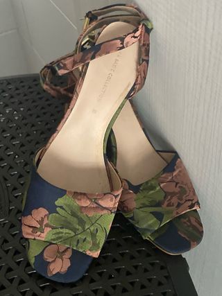 Sandalias tacón floral