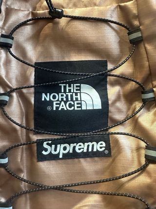 Mochila Supreme x North Face - Rose Gold