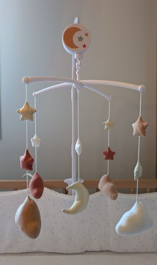 Móvil cuna estrellas lunas Verbaudet