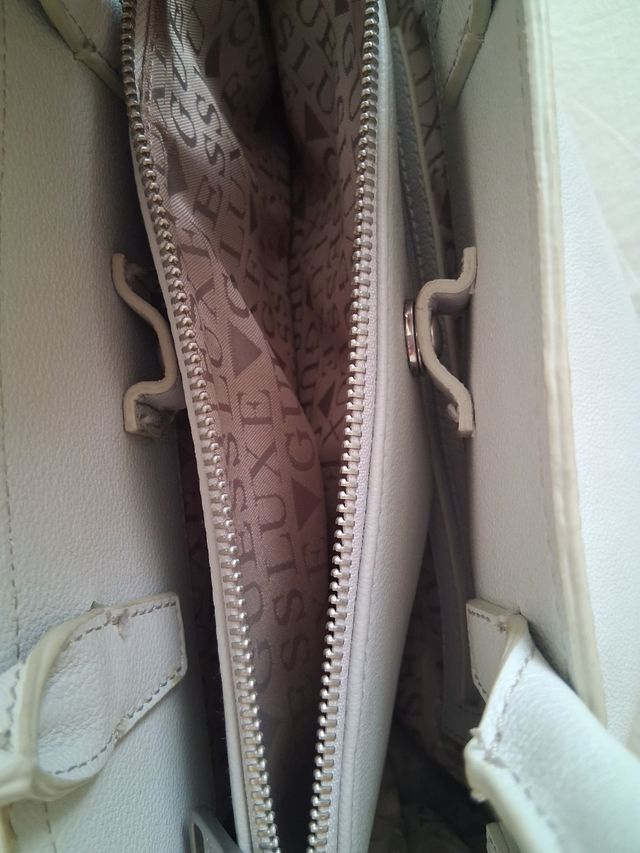 Bolso Guess Luxe.