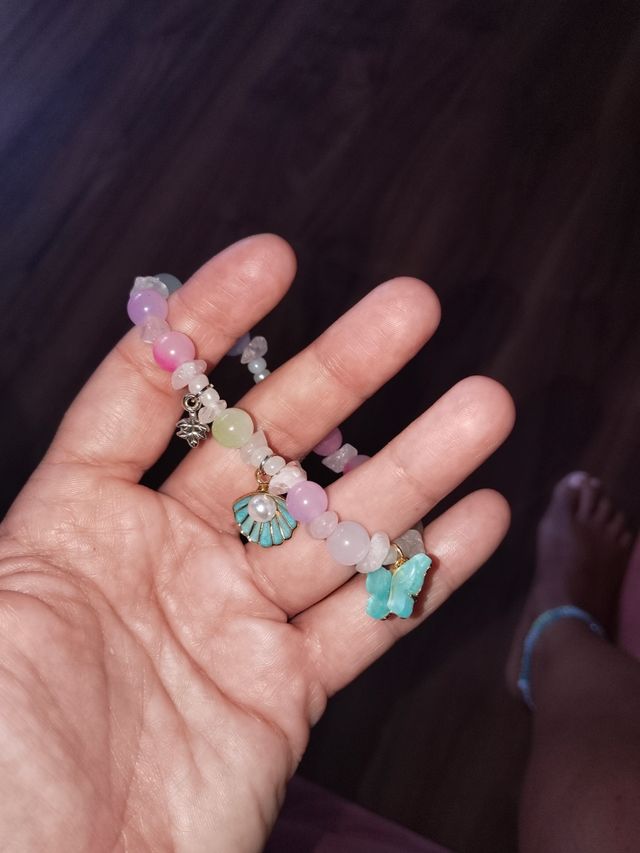 Pulsera artesanal multicolor elástica