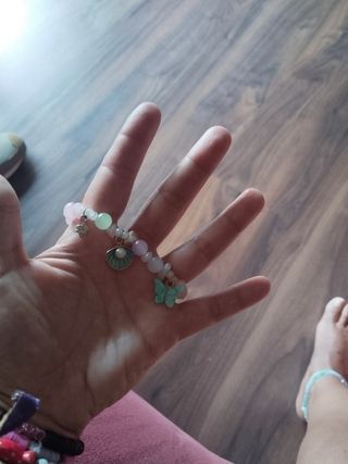 Pulsera artesanal multicolor elástica 