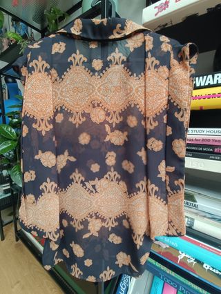 Blusa vintage negra y naranja