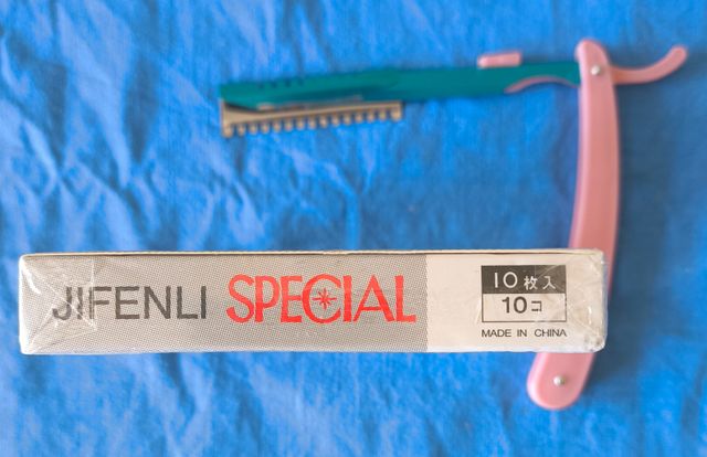 50 cuchillas para cejas, pelo y 1 portacuchillas