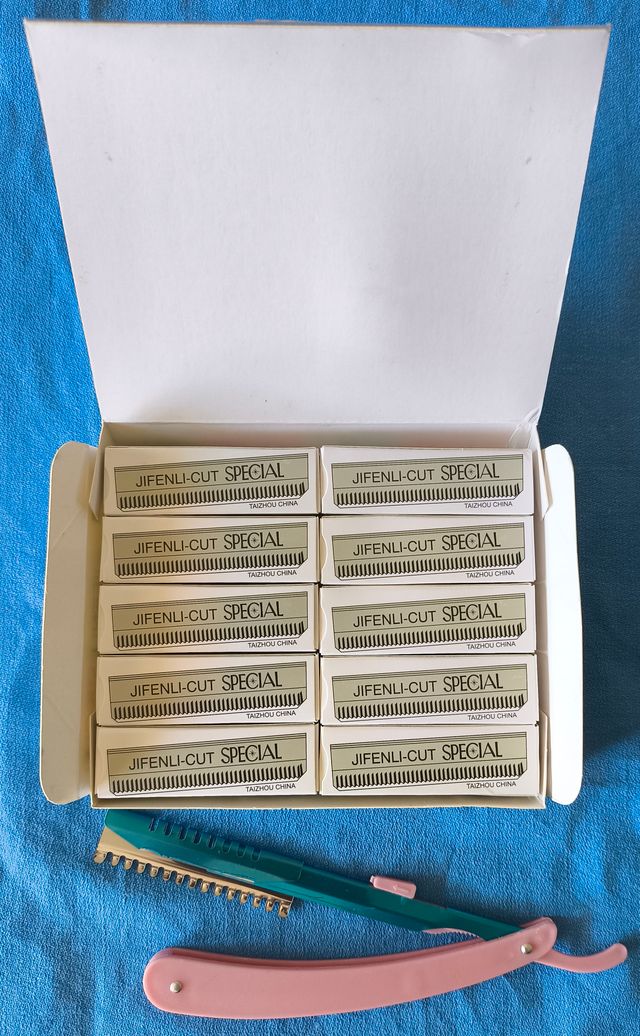 50 cuchillas para cejas, pelo y 1 portacuchillas