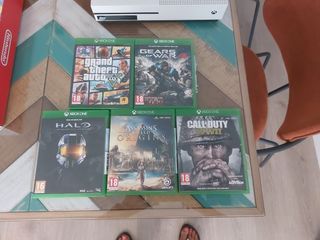 Xbox One S 500GB + 2 mandos + Call of Duty WWII