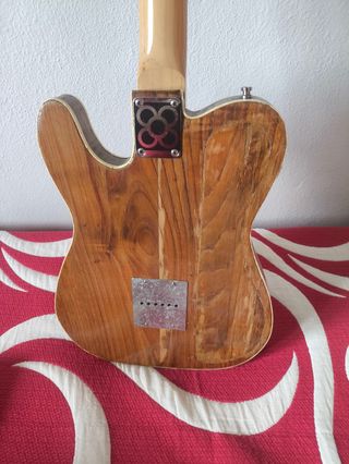 Guitarra Eléctrica tipo Telecaster Thinline