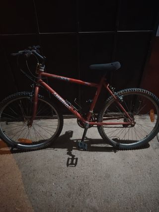 Bicicleta montaña roja