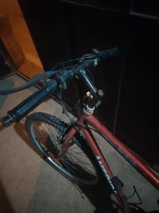 Bicicleta montaña roja