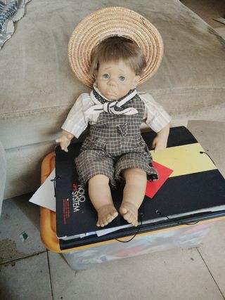 Muñeco bebé vintage con sombrero