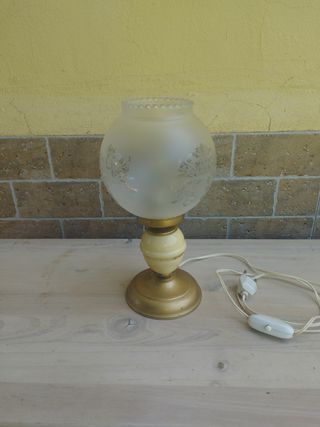Lámpara mesa vintage dorada