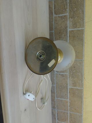 Lámpara mesa vintage dorada