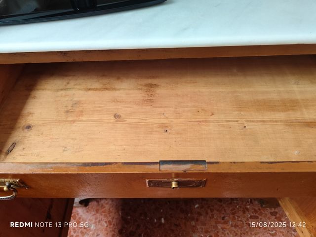 Aparador antiguo de mármol y madera