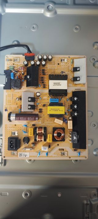 Despiece tv Samsung UE65TU7025K