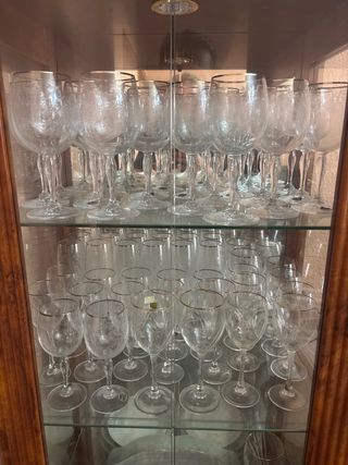 Vajilla porcelana blanca y dorada