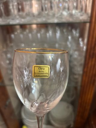 Vajilla porcelana blanca y dorada