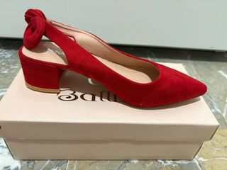 Zapatos salón rojos lazo