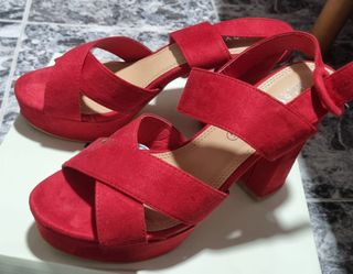 Zapatos rojos tacón alto