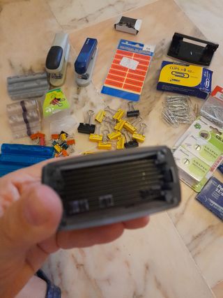 Lote papelería oficina: grapas, clips...