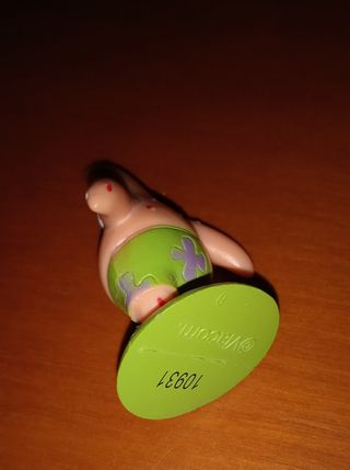 Figura Bob Esponja + Patricio + juego de cartas